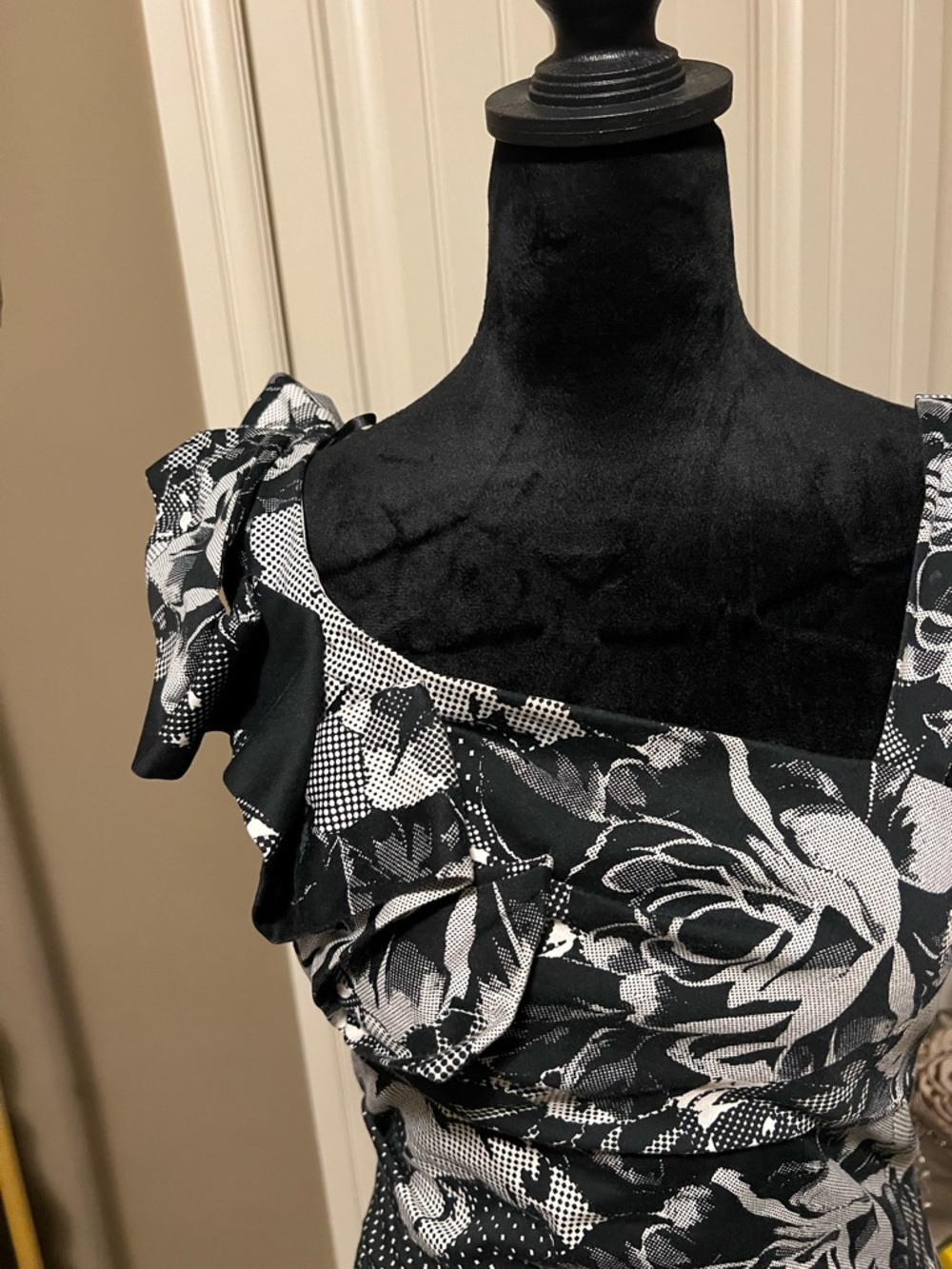 Black & White Floral Ruffle Women's Top